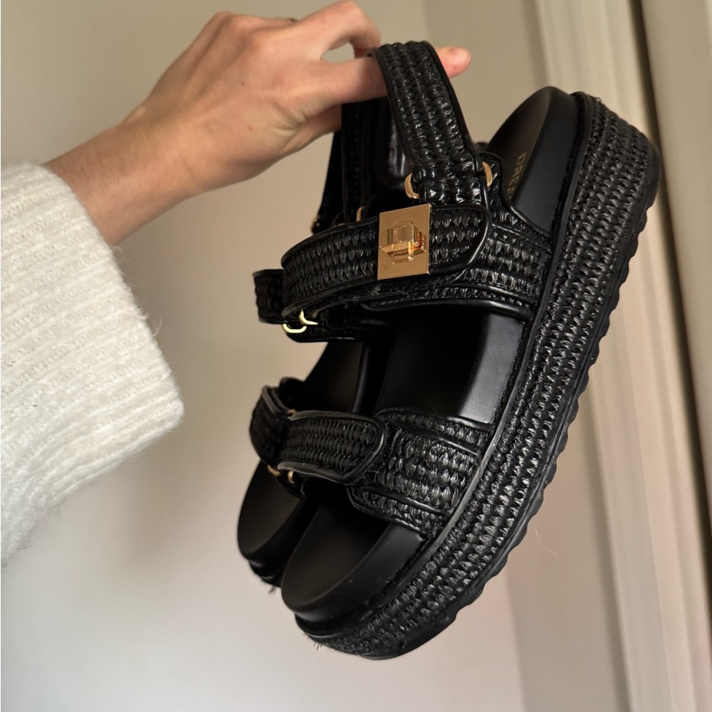 Dream Pairs Black Sandals with Gold Accents